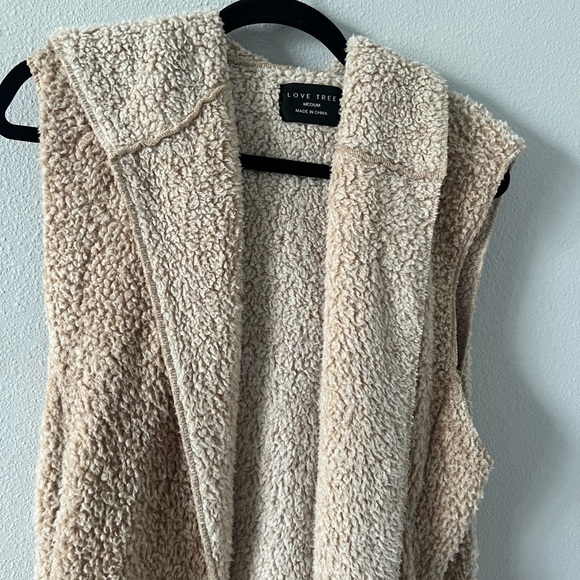 Love Tree Winter Vest - Picture 6 of 6